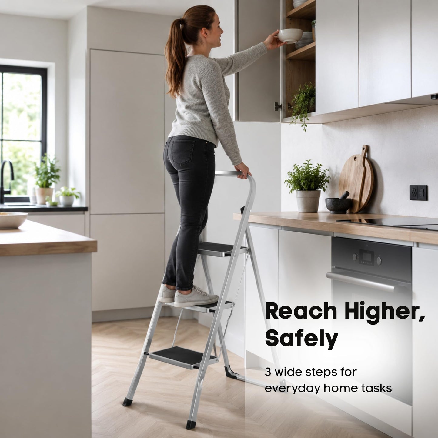 Straame 3 Step Ladder, Slimline Folding Step Ladder with Anti Slip Feet, 150 kg Capacity, Durable Steel Stepladder, Foldable Step Stool for Adults, Home Kitchen Garage Garden Caravan DIY Cleaning